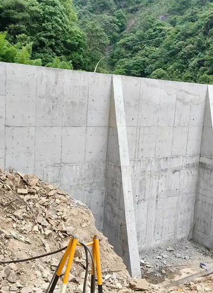 安庆桐城重力式挡土墙